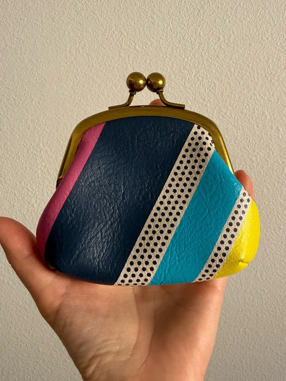 Fossil mini coin pouch/wallet multicolor leather brass kiss-lock